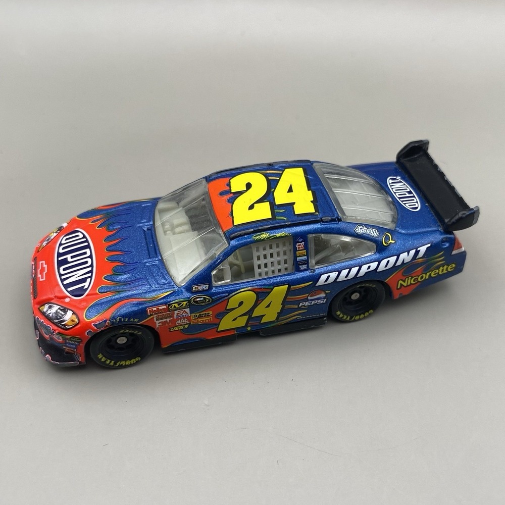Nascar Jeff Gordon #24‎ Dupont Chevy Impala 1/64 Diecast
